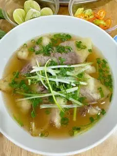 Phở Gầu (has a layer of fat) - 129.000 ₫ tại Phở Mong 24H - Khánh Hội
