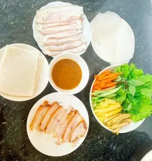 Hình ảnh combo bánh tráng cuốn thịt heo quay bánh xèo tặng trà chanh 