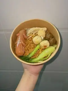 Hình ảnh Mì Trộn cá viên xúc xích 