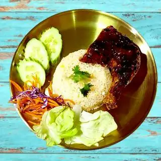Hình ảnh Cơm Gà Da Giòn Sốt Tiêu Đen - Nhỏ