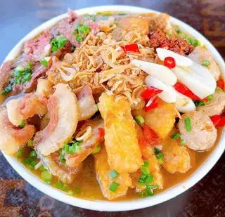 Hình ảnh Bún Riêu Fulltoping: Riêu- Đậu - Bò- Giò Tai- Tóp Mỡ 