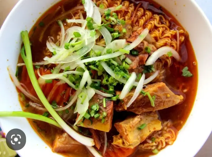 Hình ảnh mì gói bò kho đặc biệt+ tặng ly trà tắt 