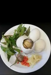 Hình ảnh 1 quả trứng vịt lộn