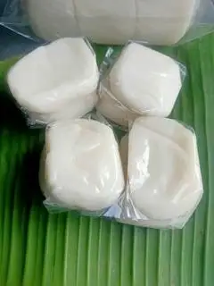 Bánh dày (1 cặp không kẹp chả) - 8.500 ₫ tại Tuấn Hoa - Bánh Cuốn Hà Nội & Bánh Mướt Nghệ An - Nguyễn Xí