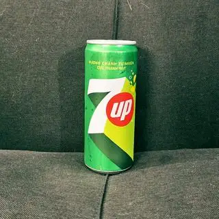 7up + ly đá - 20.000 ₫ tại Bún Thịt Nướng, Gỏi Cuốn & Bún Xào Chay - A Lưu - Trường Sa