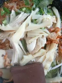 Mì Gói Gà Xé  - 42.000 ₫ tại Bún Gà, Bún Vịt & Bún Bò O Đài - Nguyễn Văn Thương