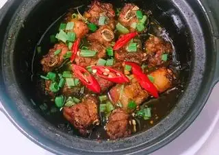 Sườn non kho tiêu  - 42.000 ₫ tại Cơm & Hủ Tiếu Huyền Trân - Tô Hiệu