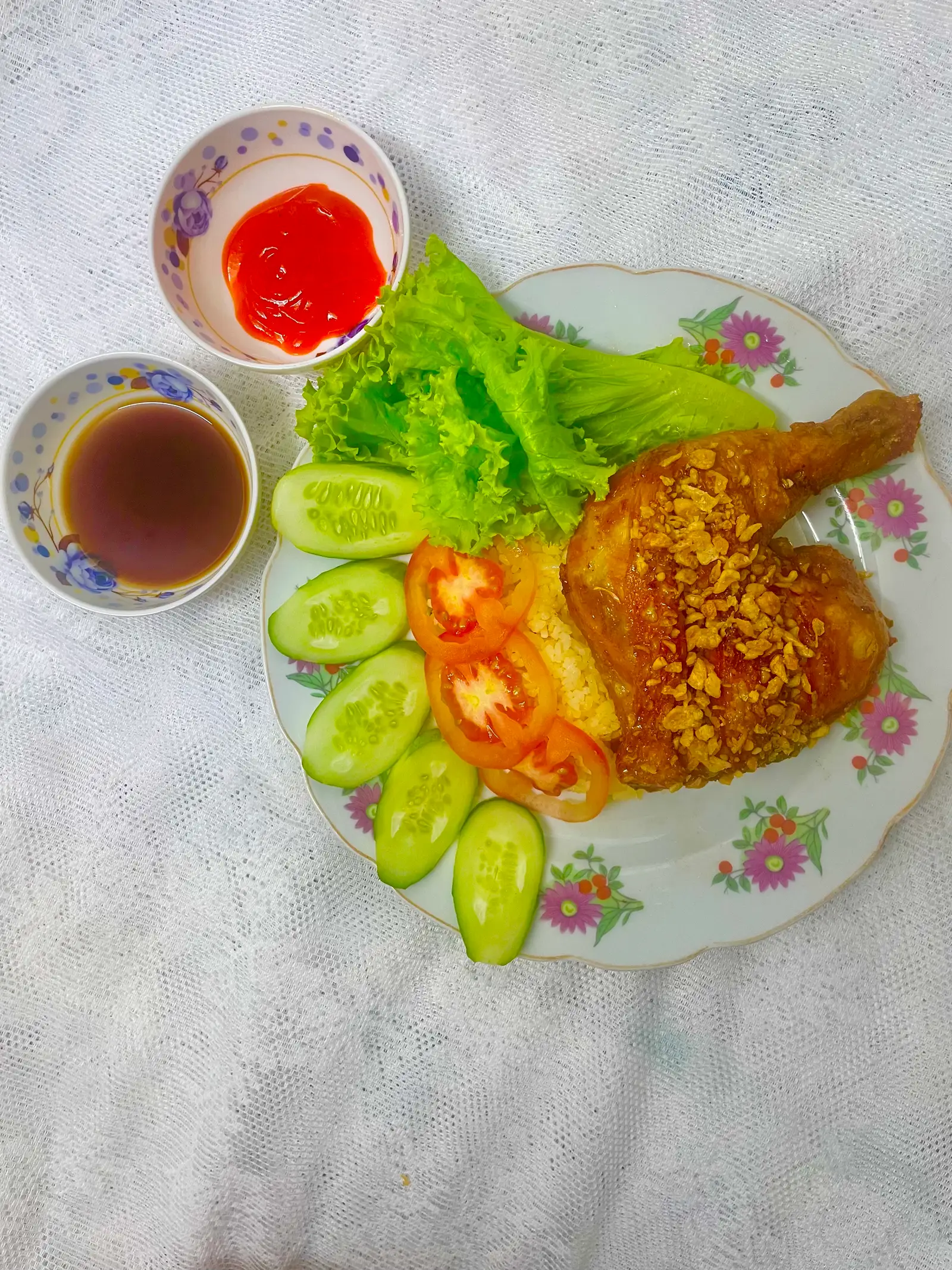 Cơm Đùi Gà Giòn Sốt Mắm Tỏi( Đùi Vừa) - 53.000 ₫ tại Cơm Gà Hồng Phát - Phạm Thế Hiển