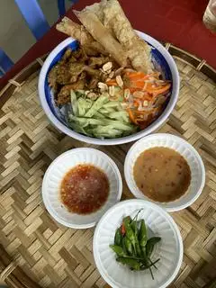 Bún thịt nướng - 40.000 ₫ tại Quán Cô Nguyệt - Bánh Cuốn Tây Sơn & Bún Thịt Nướng - Lê Văn Thọ