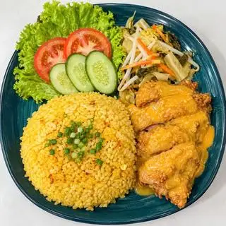 Hình ảnh Cơm má đùi sốt trứng muối
