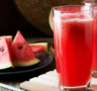 Nước ép dưa hấu 800ml - 35.000 ₫ tại Tiệm Trái Cây & Sinh Tố Kim Trang - Huỳnh Tấn Phát