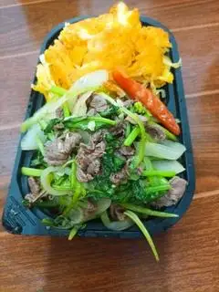 Hình ảnh Phở xào giòn bò + cô ca