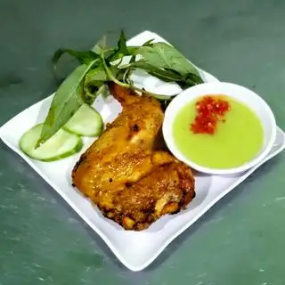 Cánh gà nướng - 25.000 ₫ tại Cô Minh - Bạch Tuộc Nướng - Đào Cam Mộc