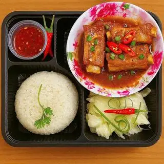 Cơm Sườn Non Kho  - 59.000 ₫ tại Quán Nga - Cơm Văn Phòng