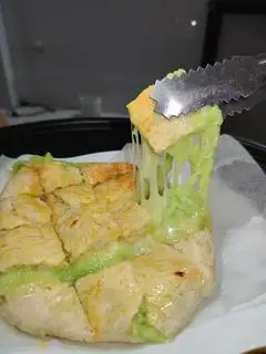Hình ảnh Bánh phô mai cốm dừa