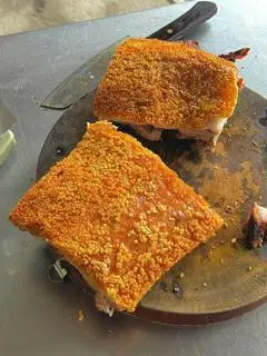 Hình ảnh Thịt quay da giòn 100g