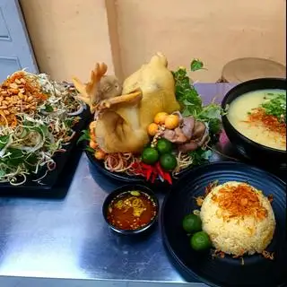 Hình ảnh 1 Con gà xé phay trộn gỏi - 1 bộ lòng trứng - 2 tô cháo hạt sen