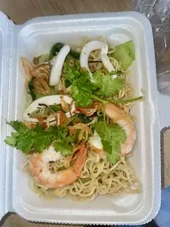 Hình ảnh Mì xào tôm mực 