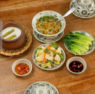 Hình ảnh Set 11. Thịt heo xào bông cải