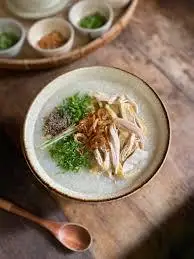 CHÁO GÀ XÉ - 45.000 ₫ tại Cháo Gỏi & Bún Miến Măng Gà Vịt Cô Hằng - Trần Phú