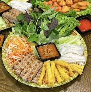 Hình ảnh Combo 4 nem thường ( tặng 1 trà ) 