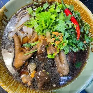 Hủ tiếu chân gà tiềm - 166.000 ₫ tại Hủ Tiếu Nam Vang Hồng Phát - Lý Tự Trọng