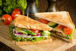 Sandwich phô mai gà - 50.000 ₫ tại Thái Spice - Bánh Mì Sandwich - Đường 36