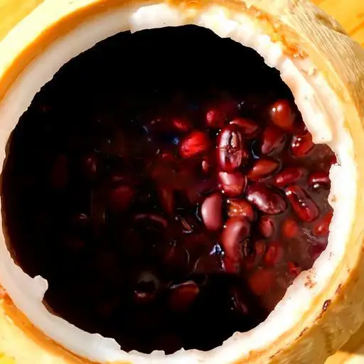 Chè đậu đen hầm trái dừa - 62.000 ₫ tại Banyan - Gà Nướng Lu & Gà Hầm Sâm - Phú Mỹ