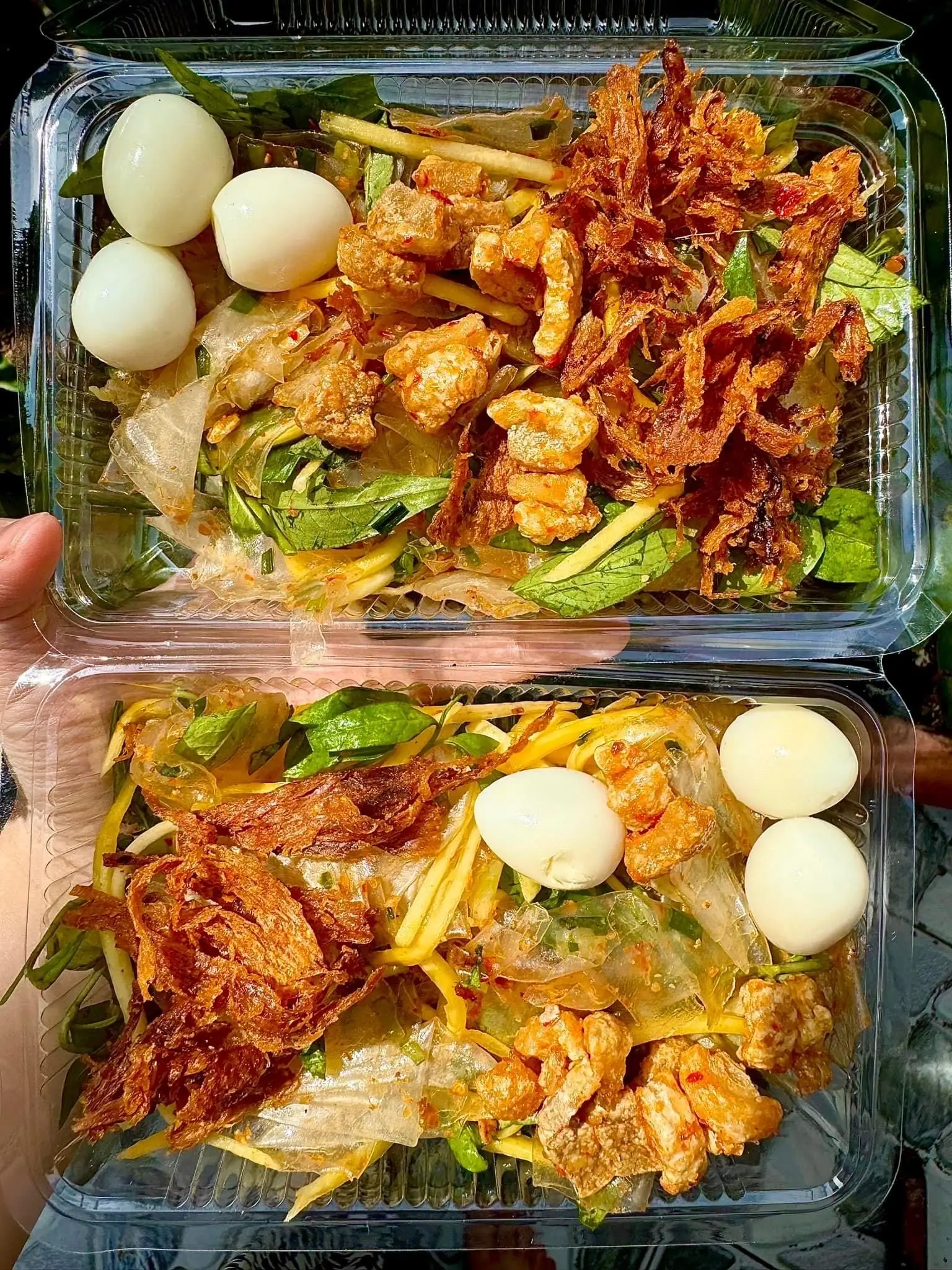 Bánh tráng phơi sương trộn tóp mỡ - 35.000 ₫ tại Bánh Tráng Trộn Tóp Mỡ Gạo Nâu - Bình Trưng