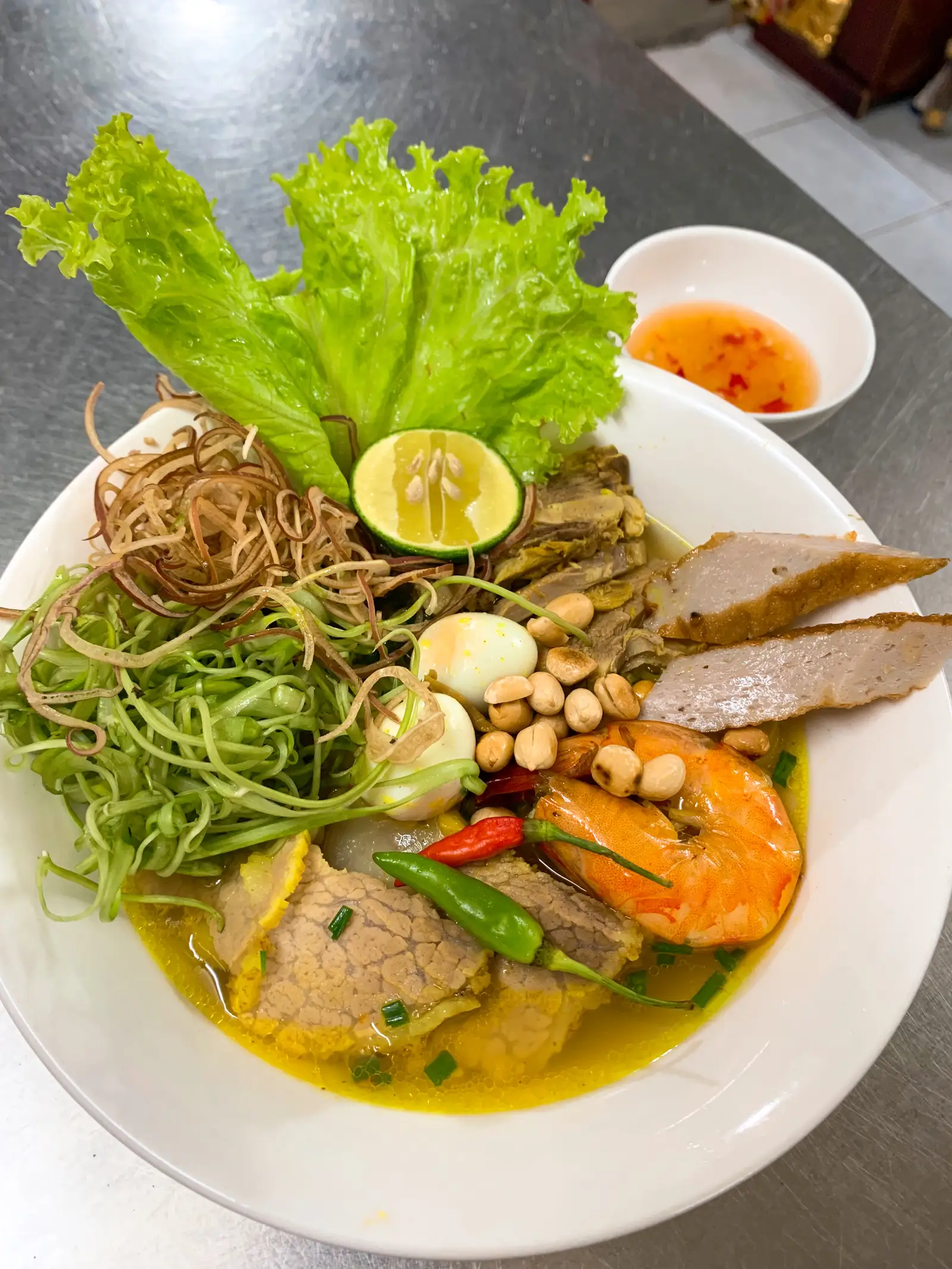 Mì quảng thập cẩm  - 67.000 ₫ tại Cô Bông Mì Quảng Vịt Phan Thiết - Ngô Quyền