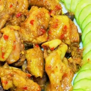 Cơm gà kho sả - 52.000 ₫ tại Cơm Tấm Hậu - Trần Quốc Thảo