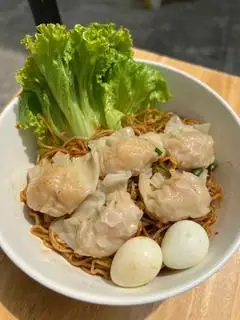 Hình ảnh Mì hoành thánh trộn xốt dầu hào đặc biệt