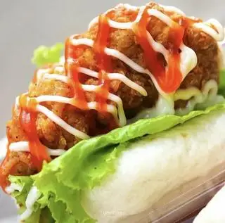 Hình ảnh Bánh Bao Kẹp Gà Sốt Hàn Quốc