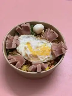 Hình ảnh Mì trứng xúc xích