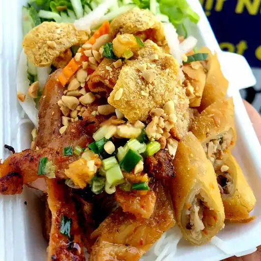 Bún thịt nướng + chả giò - 43.000 ₫ tại Nam Thơ Quán - Cơm Tấm & Bún Thịt Nướng - Nguyễn Văn Lượng 