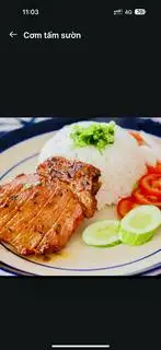 Cơm tấm sườn - 50.000 ₫ tại Cơm Tấm Cô Hai Châu - Nơ Trang Long
