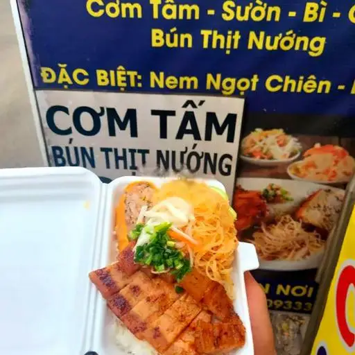 Hình ảnh Cơm ba rọi + bì + chả hấp