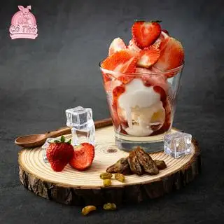 Hình ảnh Sữa chua dâu