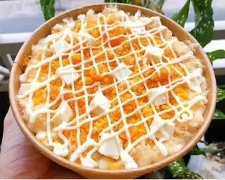 Hình ảnh Bông lan trứng muối Full Topping