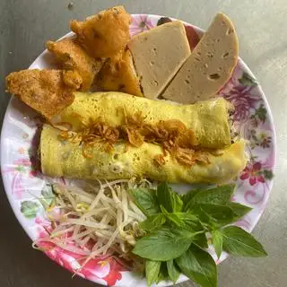 Bánh cuốn trứng chả bánh tôm - 40.000 ₫ tại Bánh Cuốn Nhật Long - Tạ Quang Bửu