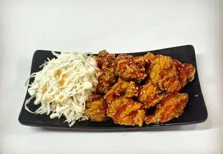 Gà Sốt Hàn Quốc (Cay) - 65.000 ₫ tại 동서울 DONG SEOUL - Quán Ăn Hàn Quốc - Trần Hưng Đạo B