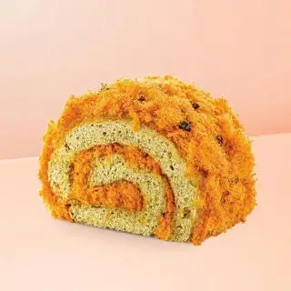 Bánh Bông Lan Mè Đen Cuộn Trứng Muối  - 75.000 ₫ tại Sugar Town - Bánh Ngọt & Trà - Khánh Hội