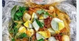 Hình ảnh Bánh Tráng Trộn Trứng Gà Vữa