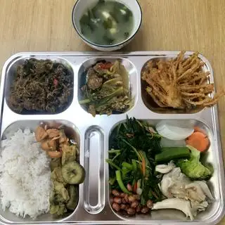 Hình ảnh Cơm trắng 8 món