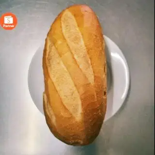 bánh mì  - 7.000 ₫ tại Quán Thanh Nhàn - Hủ Tiếu Bò Kho & Bún Mộc - Chung Cư Nguyễn Thiện Thuật