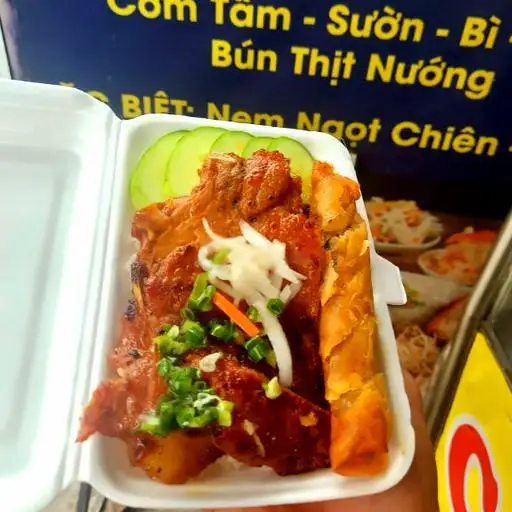Cơm sườn + chả giò - 47.000 ₫ tại Nam Thơ Quán - Cơm Tấm & Bún Thịt Nướng - Nguyễn Văn Lượng 