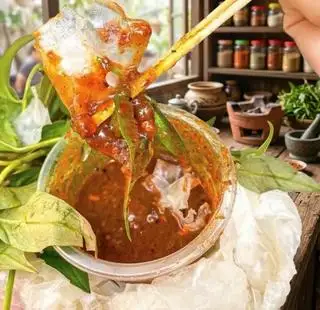 Hình ảnh Bánh tráng chấm muối gánh