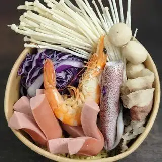 Hình ảnh Mì cay đầy đủ