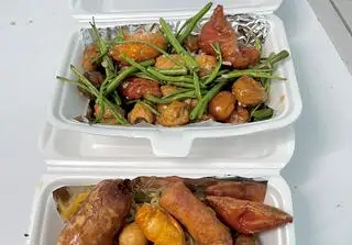 Hình ảnh Combo mì trộn thập cẩm - cá chiên mắm