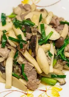 Hình ảnh Cơm chiên bò xào nấm